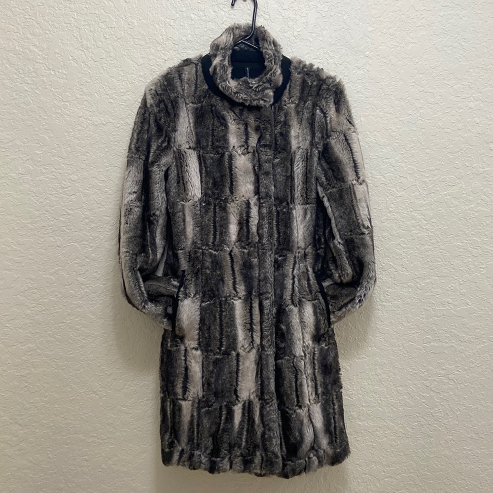 W118 by Walter Baker Faux Fur Coat size Small